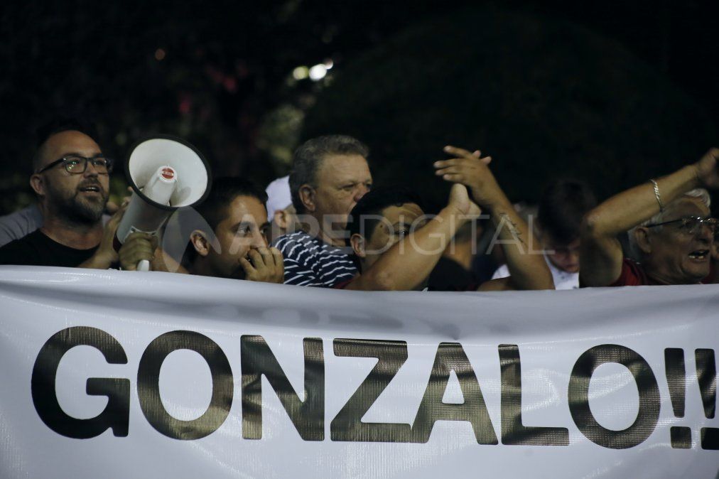 Miles de vecinos de Rafaela se movilizaron contra la inseguridad y pidieron justicia por la muerte de Gonzalo Glaria.