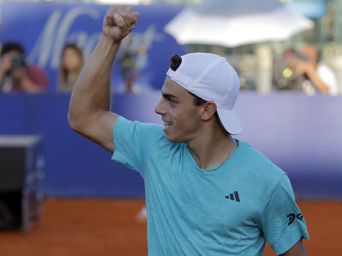 Tres raquetas argentinas avanzaron este martes en el Argentina Open. Carlos Alcaraz