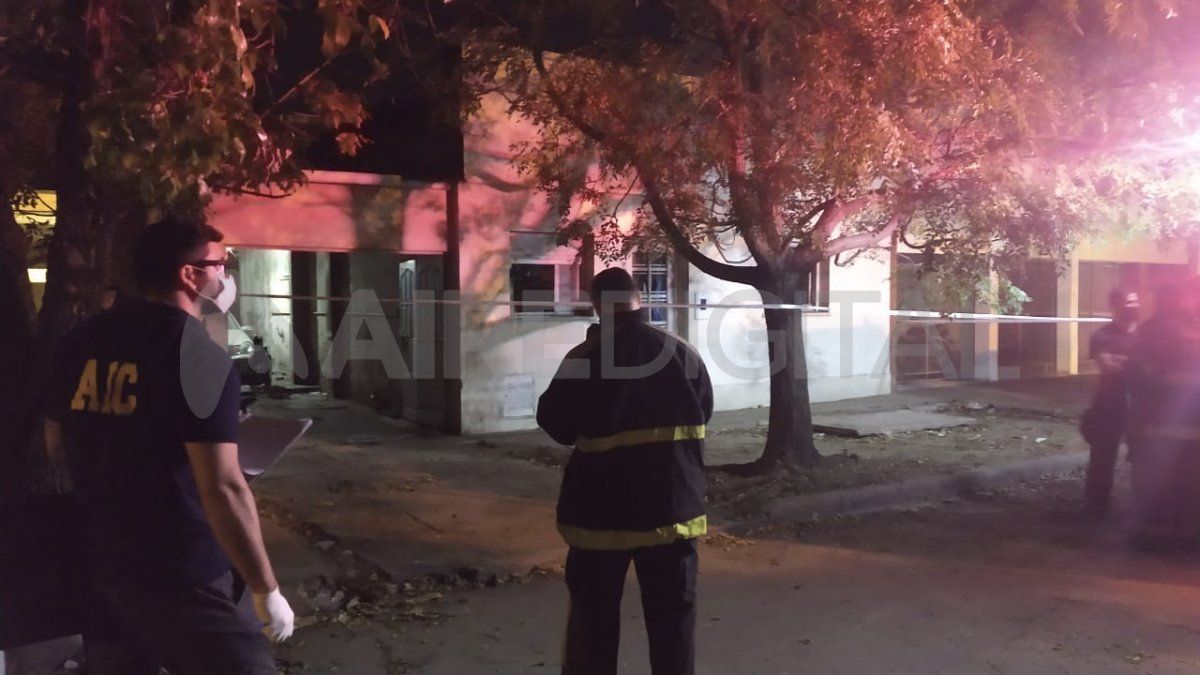 Una vivienda se incendió en barrio Fomento 9 de julio. Una persona perdió la vida en el lugar. 