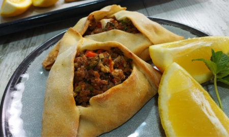 La receta fácil para hacer empanadas árabes en 3 simples pasos La receta fácil para hacer empanadas árabes en 3 simples pasos