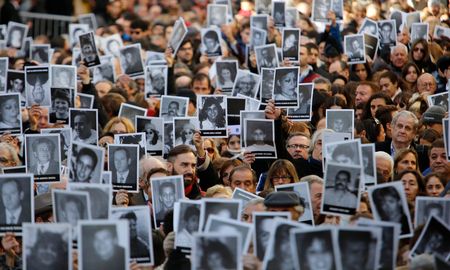 a 30 anos de la amia, familiares de victimas apuntaron contra el gobierno: basta de impunidad a 30 anos de la amia, familiares de victimas apuntaron contra el gobierno: basta de impunidad