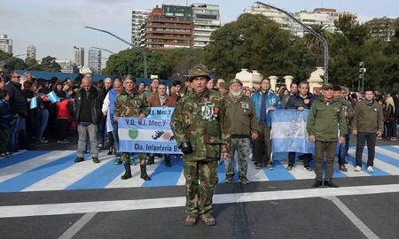 La motosierra llegó a los veteranos de Malvinas: se canceló el desfile del 2 de abril por su alto costo La motosierra llegó a los veteranos de Malvinas: se canceló el desfile del 2 de abril por su alto costo