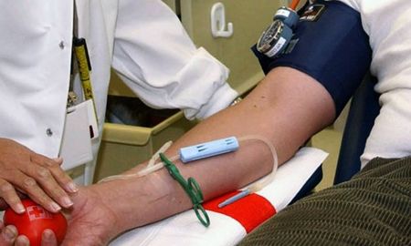 san juan: no lo dejaron donar sangre por ser gay san juan: no lo dejaron donar sangre por ser gay