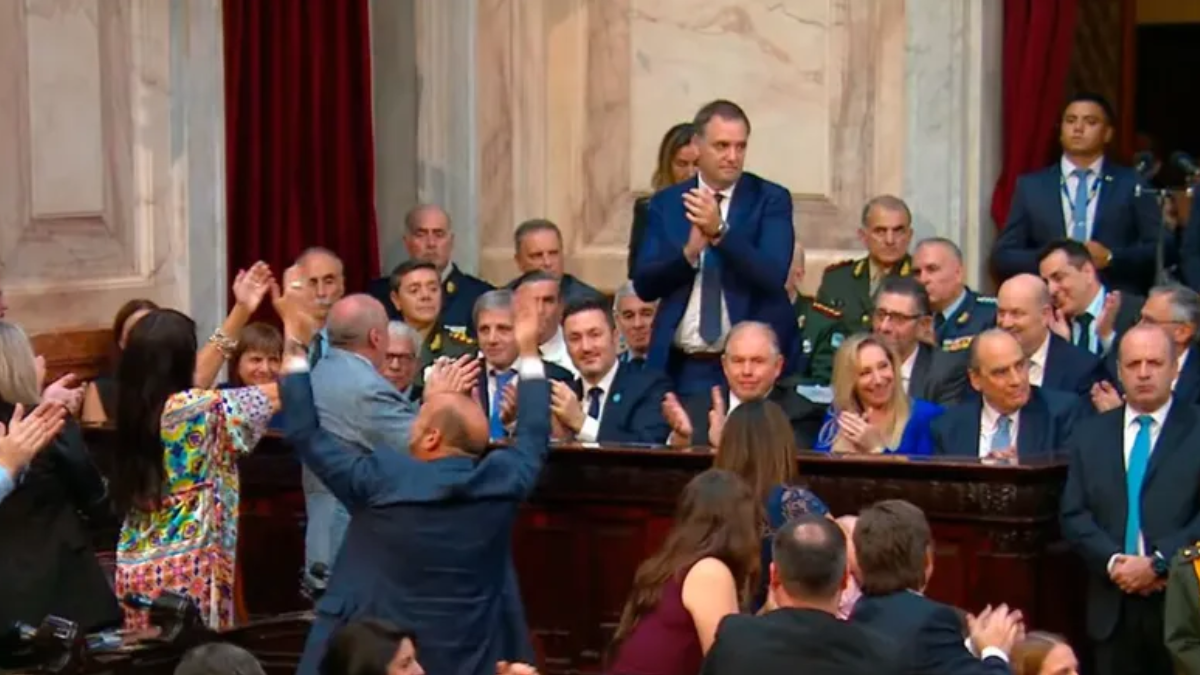 Milei agradeció a su Gabinete y a Karina Milei por Milei agradeció a su Gabinete y a Karina Milei por