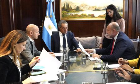 perotti se reunio con el ministro de desarrollo productivo, daniel scioli perotti se reunio con el ministro de desarrollo productivo, daniel scioli