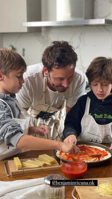 Benjamín Vicuña junto a Beltrán y Benicio.