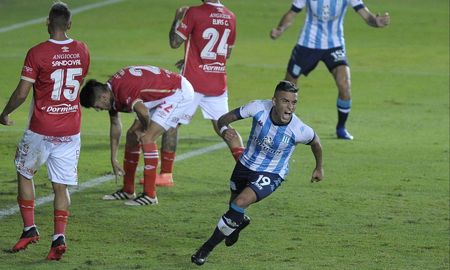 Racing venció 1-0 a Argentinos Juniors y llegó a los 11 puntos en la Copa de la Liga. Racing venció 1-0 a Argentinos Juniors y llegó a los 11 puntos en la Copa de la Liga.