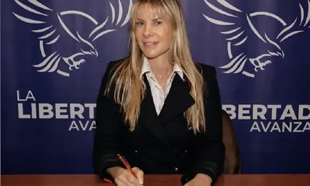 La fiscal federal con competencia electoral de la provincia de Buenos Aires, Laura Roteta, dictaminó este martes que corresponde que Karen Reichardt encabece la lista de candidatos a diputados de La Libertad Avanza. La fiscal federal con competencia electoral de la provincia de Buenos Aires, Laura Roteta, dictaminó este martes que corresponde que Karen Reichardt encabece la lista de candidatos a diputados de La Libertad Avanza.