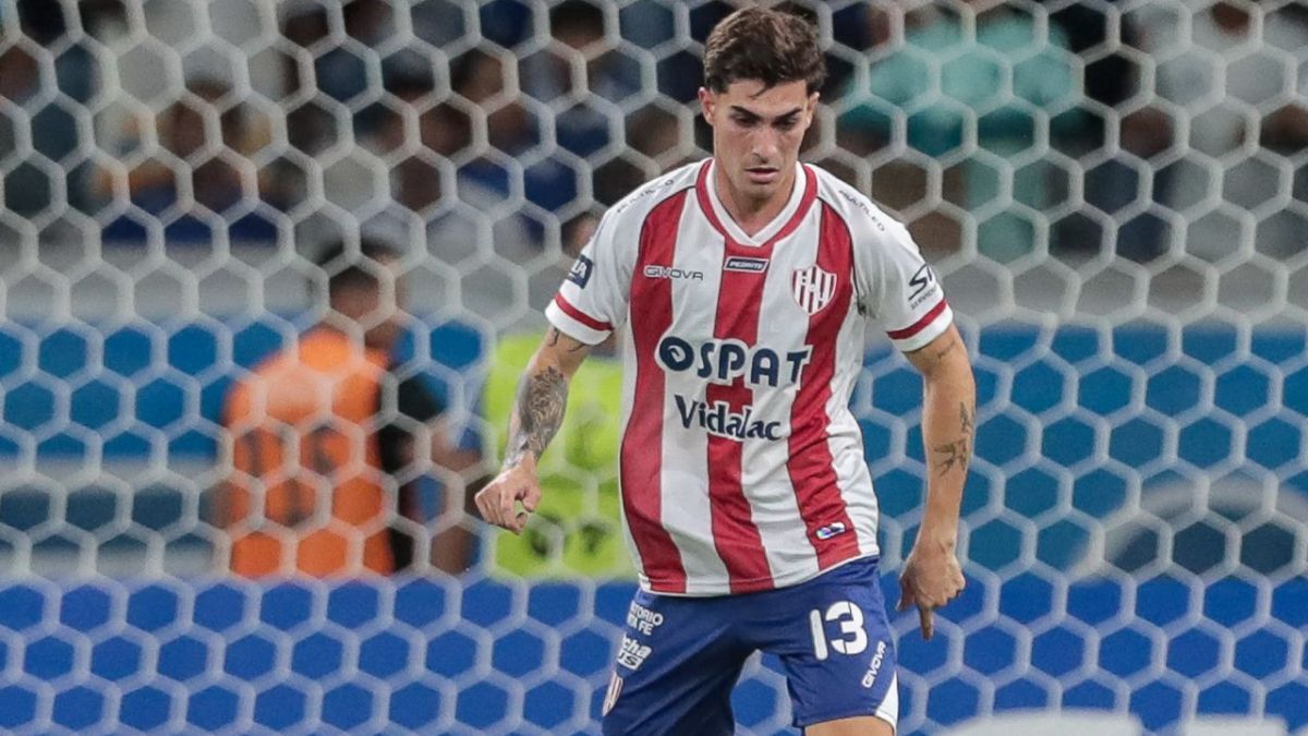 Valentín Fascendini vio a la tarjeta roja en Brasil.