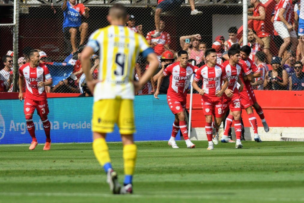 Unión le ganó 3-1 a Rosario Central y volvió a sumar de a tres en el campeonato.