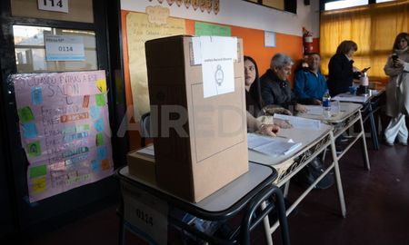 Ninguna persona podrá votar si no figura en el padrón. Ninguna persona podrá votar si no figura en el padrón.