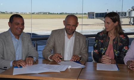 El anuncio se realizó en la previa de la inauguración de las obras de modernización del aeropuerto de Rosario. El anuncio se realizó en la previa de la inauguración de las obras de modernización del aeropuerto de Rosario.