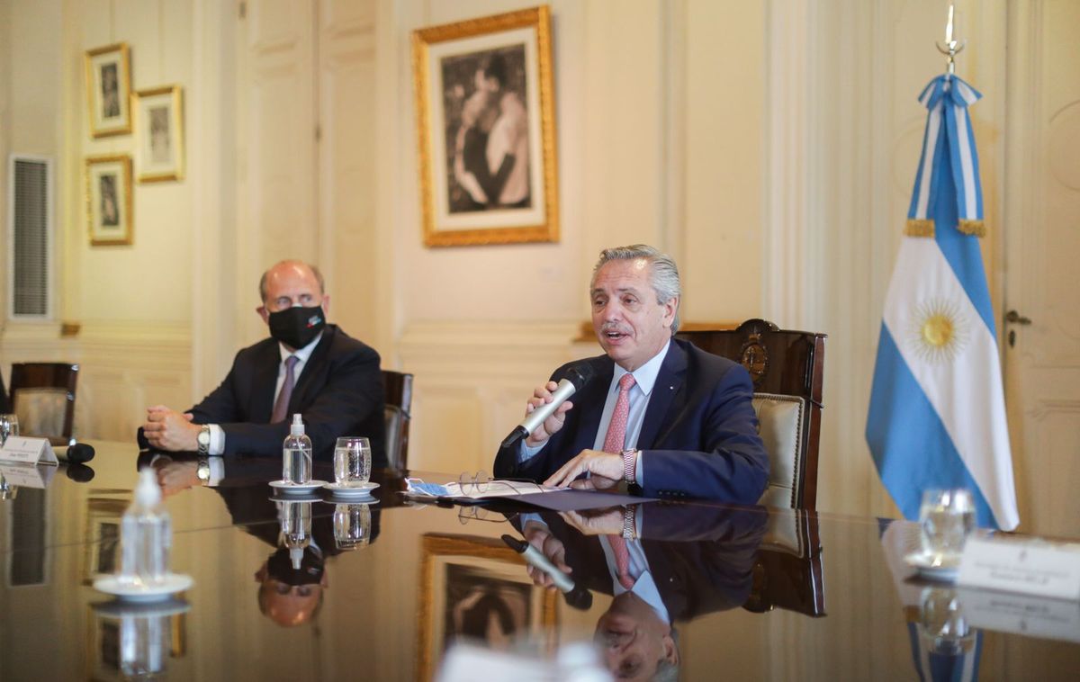 Fernández agradeció a la CAF por respaldar el proyecto y aseguró que “por esta vía estamos dando internet a los sectores más postergados de Santa Fe”.