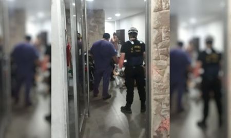 Los heridos quedaron atrapados en el interior del ascensor y fueron rescatados por bomberos. El accidente se produjo en un edificio ubicado en San Nicolás 1.200, en Rosario. Los heridos quedaron atrapados en el interior del ascensor y fueron rescatados por bomberos. El accidente se produjo en un edificio ubicado en San Nicolás 1.200, en Rosario.