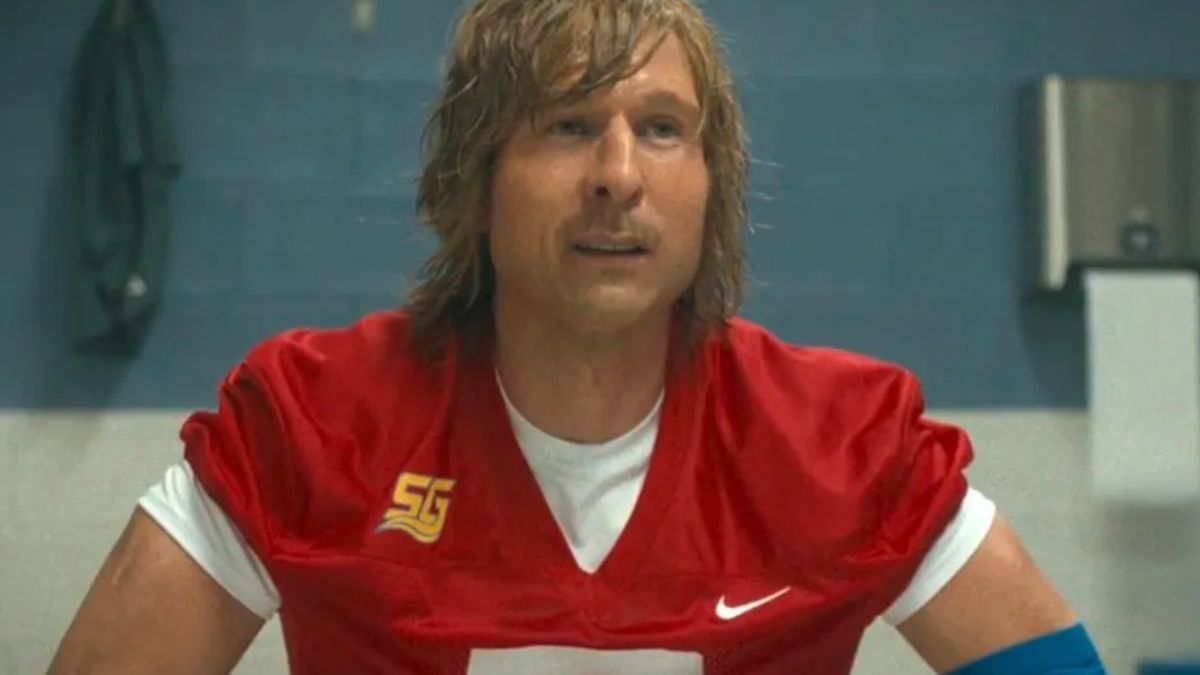 El doble papel de Glen Powell en la serie comedia Chad Powers lo consagra.