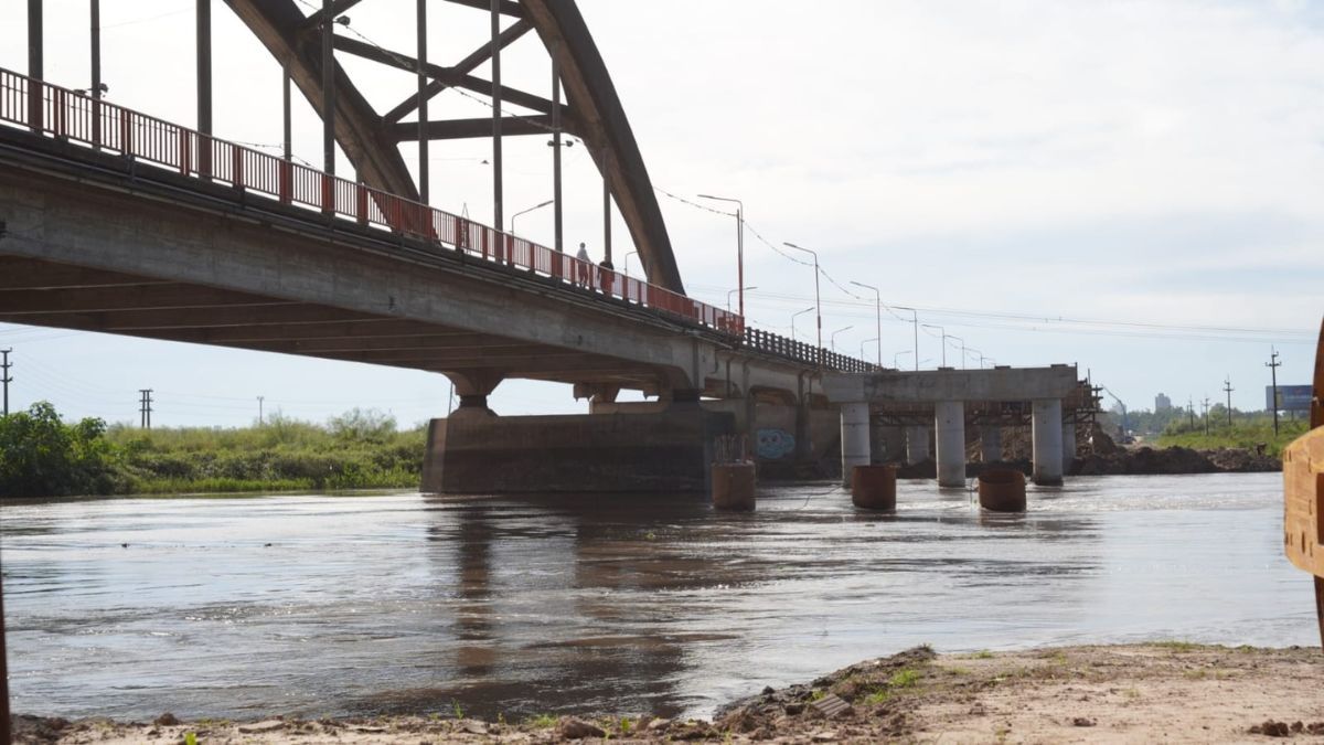 Confirman que el nuevo puente Santa Fe - Santo Tomé ya tiene un 40% de avance. Confirman que el nuevo puente Santa Fe - Santo Tomé ya tiene un 40% de avance.