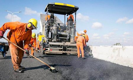 El crédito internacional estará destinado a obras públicas en infraestructura, seguridad y servicios sociales. El crédito internacional estará destinado a obras públicas en infraestructura, seguridad y servicios sociales.
