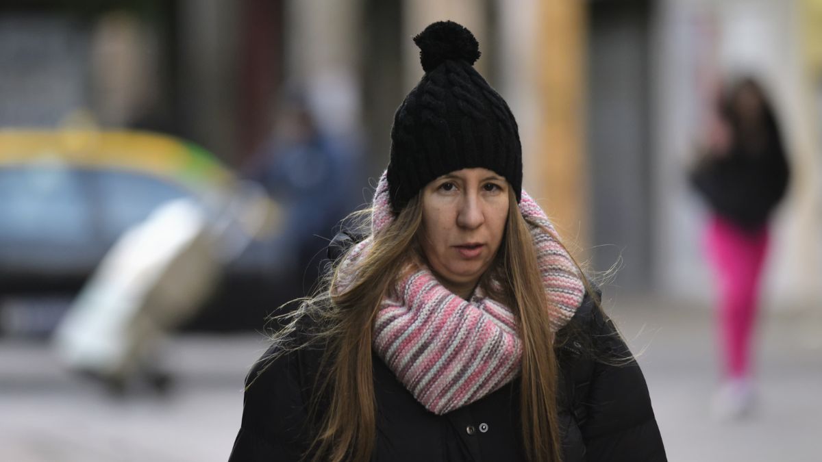 Los bancos de niebla y las bajas temperaturas mínimas, que rondarán los 3 grados bajo cero, dificultarán la visibilidad en los accesos viales durante las madrugadas del lunes y martes. Los bancos de niebla y las bajas temperaturas mínimas, que rondarán los 3 grados bajo cero, dificultarán la visibilidad en los accesos viales durante las madrugadas del lunes y martes.