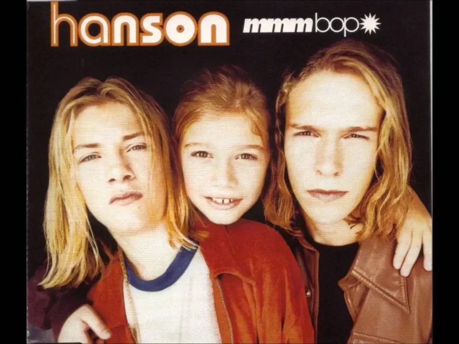 Los hermanos Hanson se hicieron populares en los 90 gracias el hit "MMMBop".