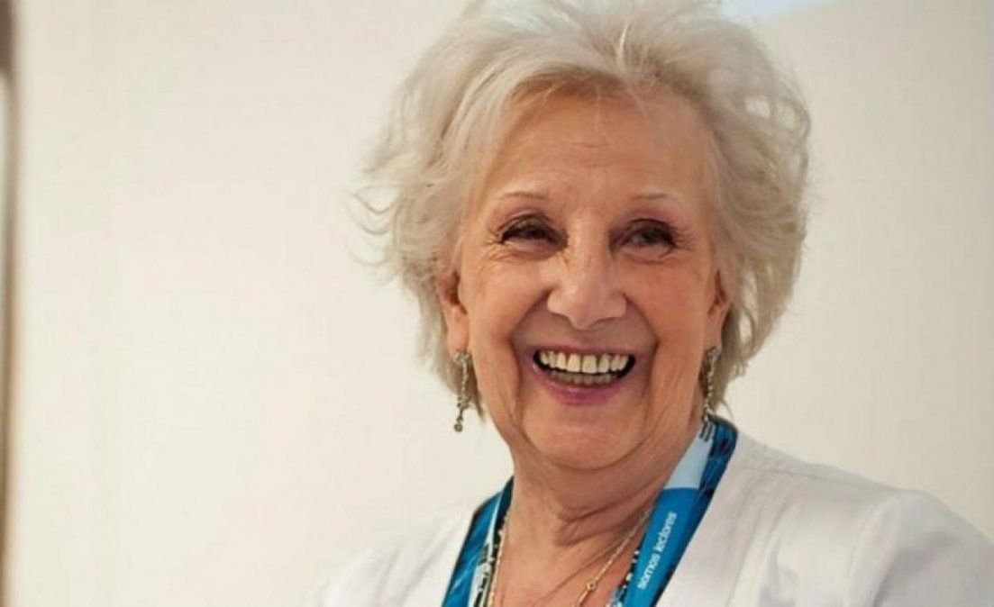 Estela de Carlotto reveló que aguarda recibir la segunda dosis de la Sputnik V en los próximos días.