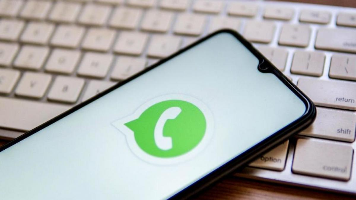 La estafa a los contactos de WhatsApp de la víctima se realiza incluso antes de que ésta se dé cuenta. 