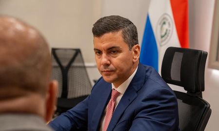El presidente de Paraguay, Santiago Peña, debió ser hospitalizado en Brasil por dolores en el pecho El presidente de Paraguay, Santiago Peña, debió ser hospitalizado en Brasil por dolores en el pecho