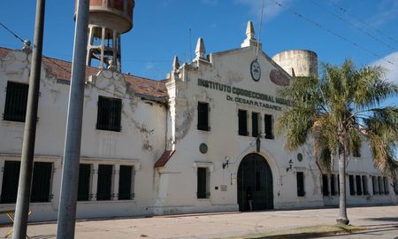 Ingreso a la cárcel de Coronda, uno de los penales historicos de la provincia de Santa Fe. Ingreso a la cárcel de Coronda, uno de los penales historicos de la provincia de Santa Fe.