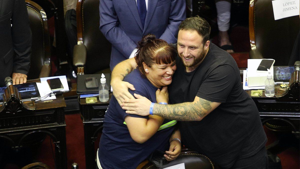 La diputada nacional por el Frente de Todos en Buenos Aires Natalia Zaracho asumió su banca en la Cámara baja y se convirtió en la primera cartonera que llega al Congreso.