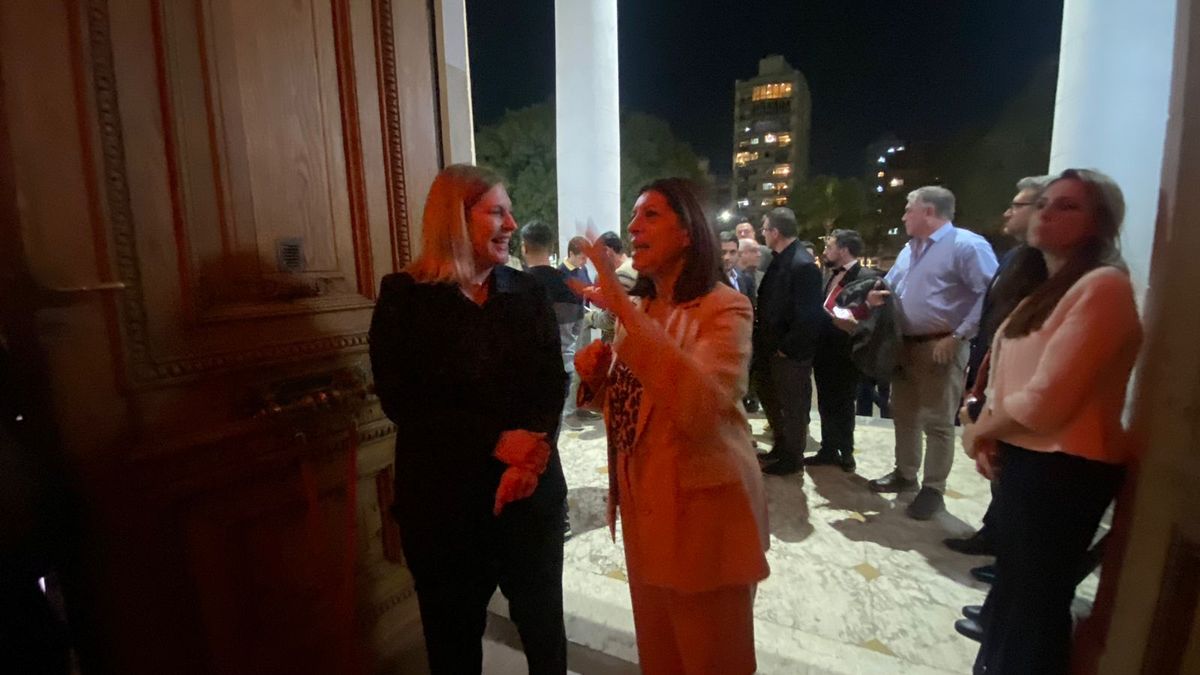 La vicegobernadora y presidenta de la Cámara de Senadores, Gisela Scaglia, junto a la presidenta de la Cámara de Diputados, Clara García. La vicegobernadora y presidenta de la Cámara de Senadores, Gisela Scaglia, junto a la presidenta de la Cámara de Diputados, Clara García.