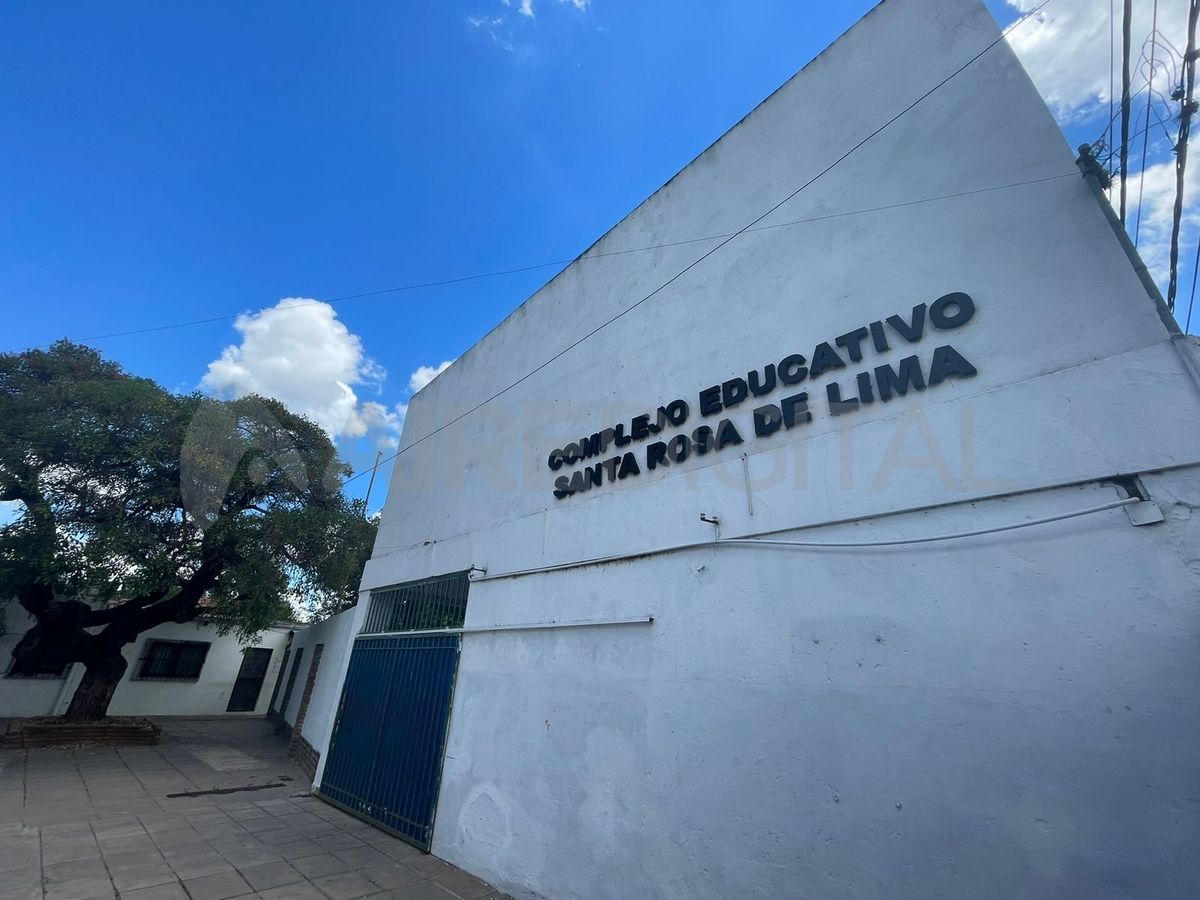 El Arzobispado de Santa Fe manifestó su preocupación a la Jefa de la Unidad Regional I por los constantes ataques y robos que sufren las escuelas. El Arzobispado de Santa Fe manifestó su preocupación a la Jefa de la Unidad Regional I por los constantes ataques y robos que sufren las escuelas.