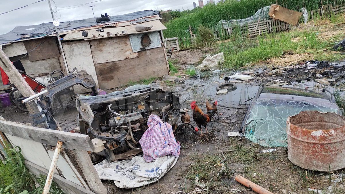 Parte de un automóvil que fue hallado en el interior del domicilio allanado.&nbsp;