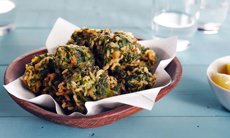Buñuelos de espinaca: la receta saludable y deliciosa para toda la familia Buñuelos de espinaca: la receta saludable y deliciosa para toda la familia
