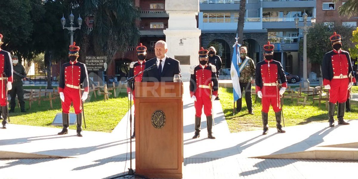 El gobernador Omar Perotti en su discurso en el acto del 25 de Mayo en Santa Fe.