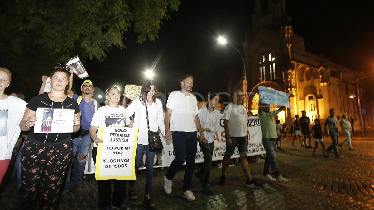 Miles de vecinos de Rafaela se movilizaron contra la inseguridad y pidieron justicia por la muerte de Gonzalo Glaria.