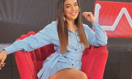 Ángela Leiva mostró su figura al natural: No es un bebé, es cerveza Ángela Leiva mostró su figura al natural: No es un bebé, es cerveza