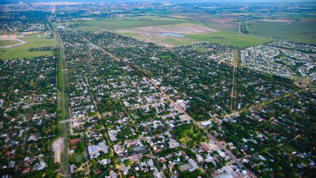 La ciudad de Funes se encuentra conmocionada por el crimen del joven de 23 años.