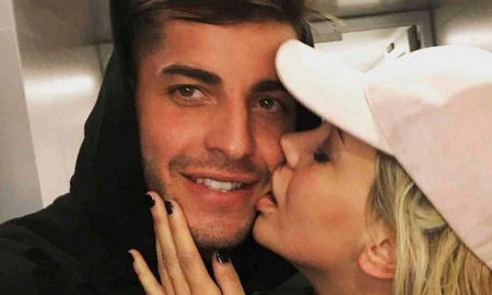 Lhoan está felizmente de novio con una chica trans colombiana. Lhoan está felizmente de novio con una chica trans colombiana.