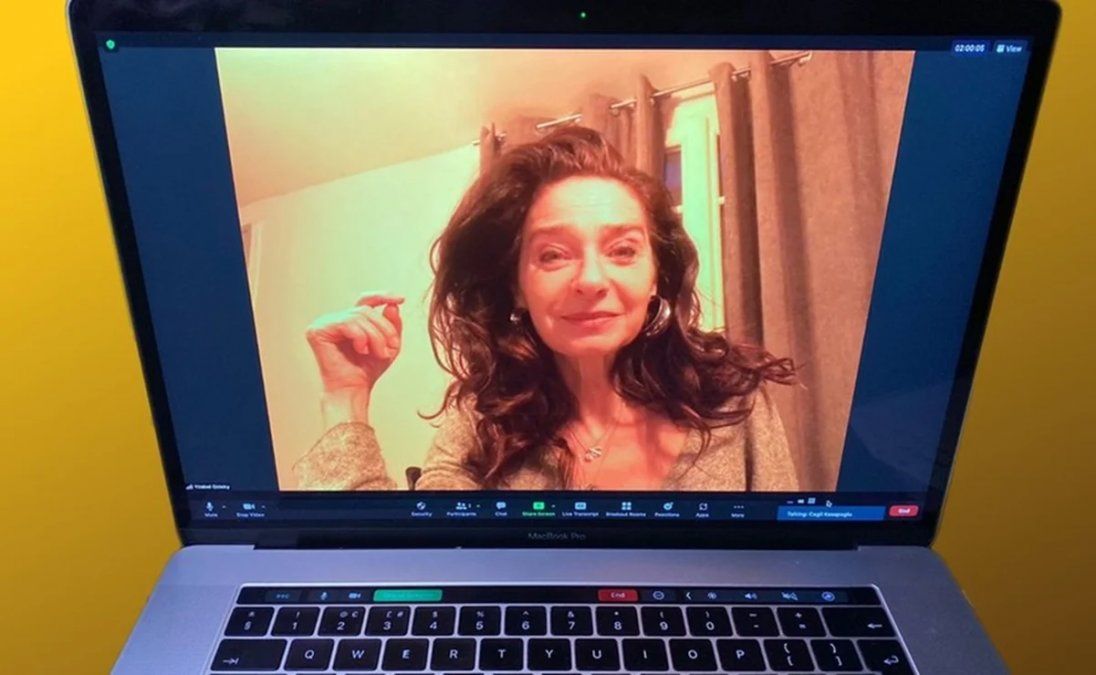 Se enamoró en Tinder de un cirujano de Estados Unidos y hasta hicieron videollamadas: era un hacker nigeriano