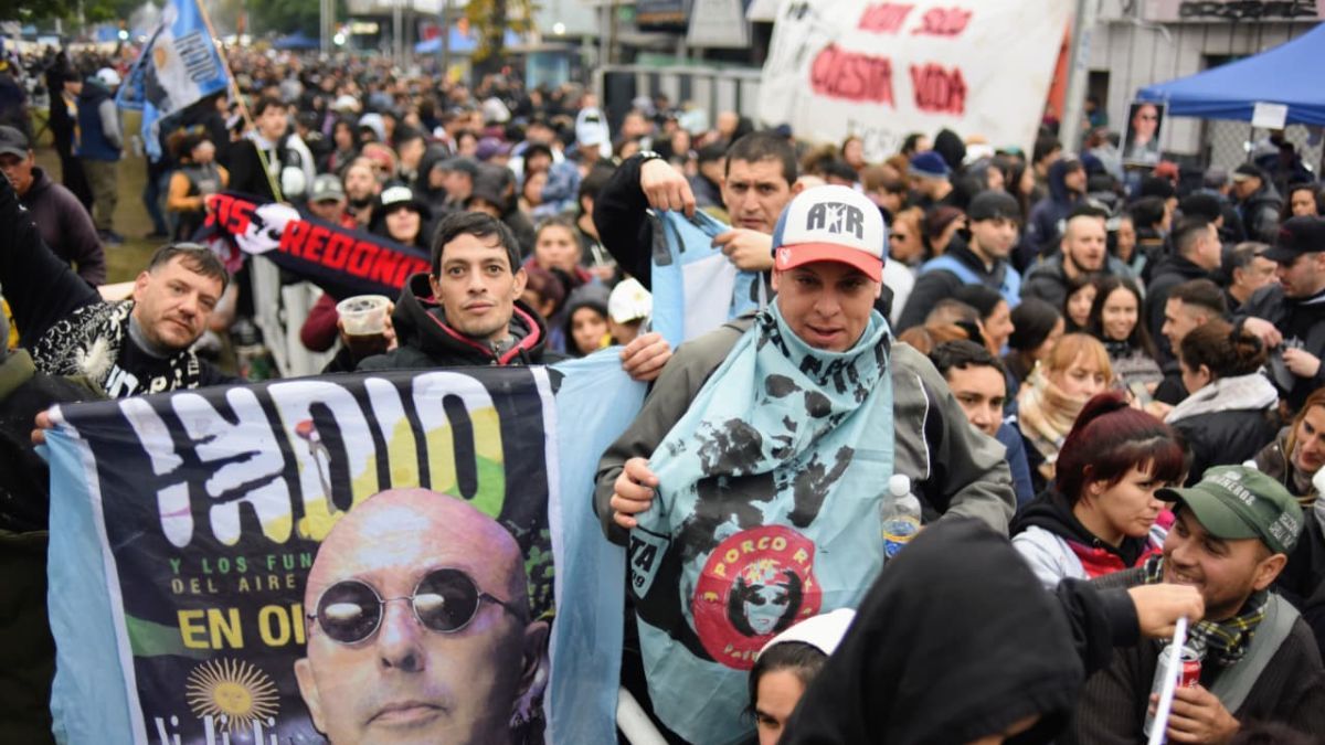 Último adiós al Indio Solari en Avellaneda.