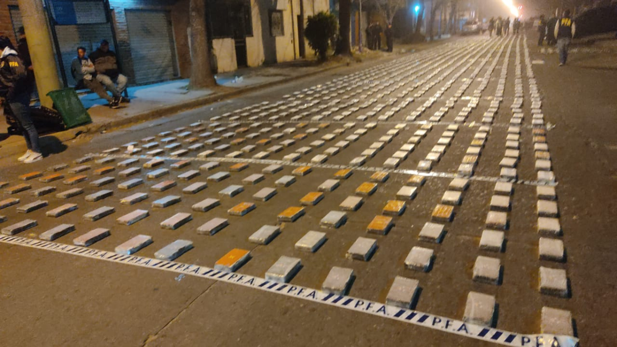 A fines de agosto de este año, la Policía Federal secuestró una importante cantidad de drogas, automóviles y detuvo a 15 personas.
