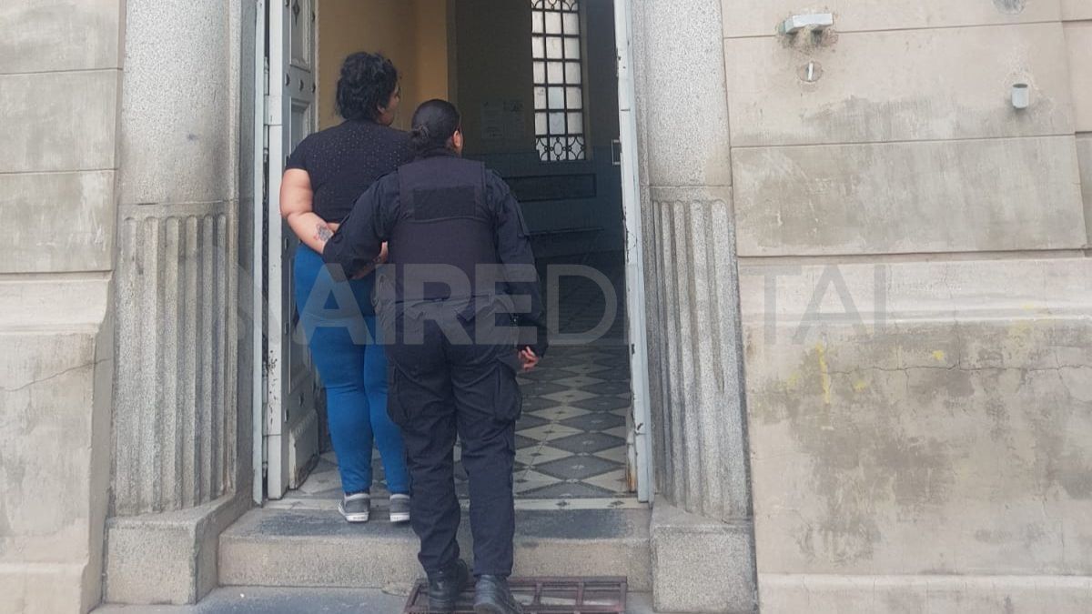 La mujer fue trasladada a la Comisaría Segunda.