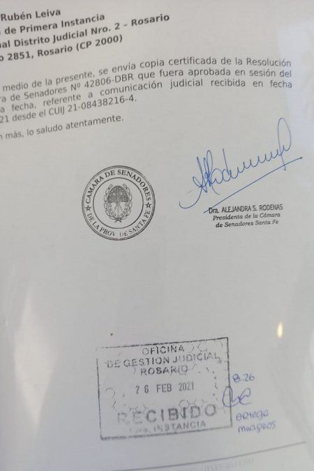 La otra iniciativa aprobada el jueves y que generó polémica tiene que ver con un pedido formal girado al juzgado a cargo del Dr. Leiva –donde se encuentra la causa que investiga el juego clandestino en el sur de la provincia- para que se archive el proceso iniciado contra el senador por el departamento San Lorenzo, Armando Traferri.