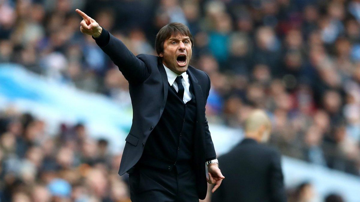 Antonio Conte se quej&oacute; por el clima interno que se vive en el Inter y puso en duda su continuidad en el club.