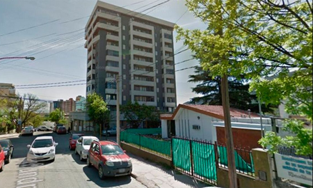 Beba de 2 años cayó desde el balcón en un quinto piso en Villa Carlos Paz Beba de 2 años cayó desde el balcón en un quinto piso en Villa Carlos Paz