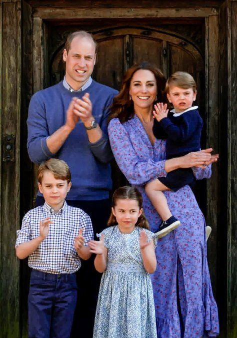 Catalina Y Guillermo de Cambridge junto a sus tres hijos