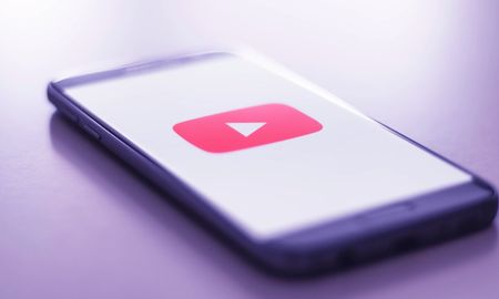 Está disponible para dispositivos móviles y luego se ampliará al resto de plataformas. Está disponible para dispositivos móviles y luego se ampliará al resto de plataformas.