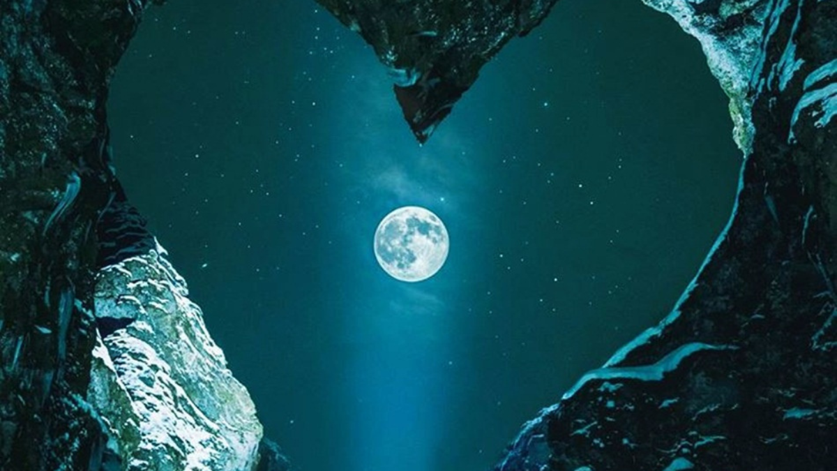 La luna llena es un momento de cosecha de lo que hemos sembrado hace seis meses. La luna llena es un momento de cosecha de lo que hemos sembrado hace seis meses.