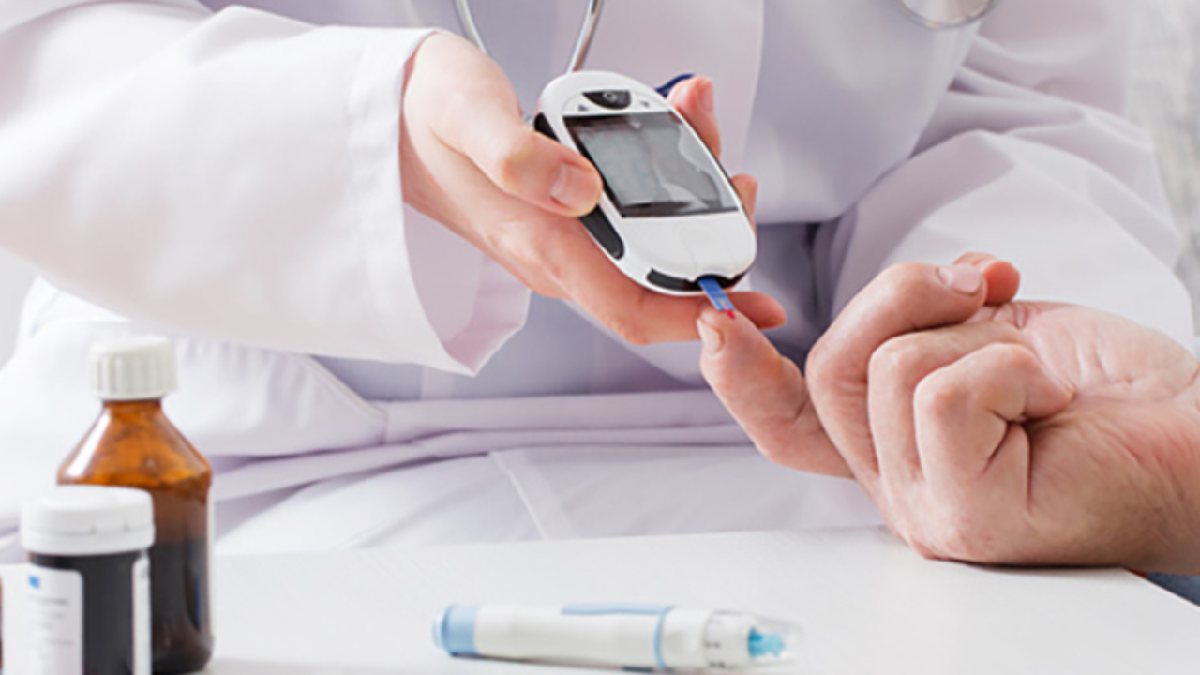 La diabetes provoca mala circulación de la sangre y por consiguiente la sensación de hormigueo.