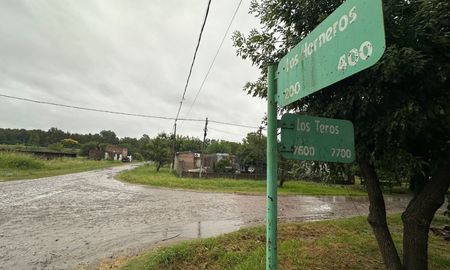 Trabajó en la escena personal de la Empresa Provincial de la Energía (EPE), que constató la presencia de un cable pelado adherido a la bajada de luz. Trabajó en la escena personal de la Empresa Provincial de la Energía (EPE), que constató la presencia de un cable pelado adherido a la bajada de luz.