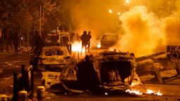 Protestas, incendios, saqueos y represión en Francia por la muerte de un joven de 17 años en manos de la policía.